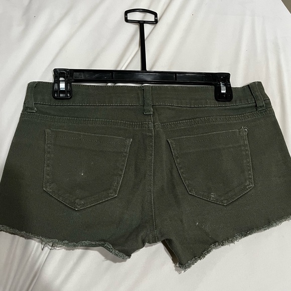 Refuge Shorts - Picture 5 of 6